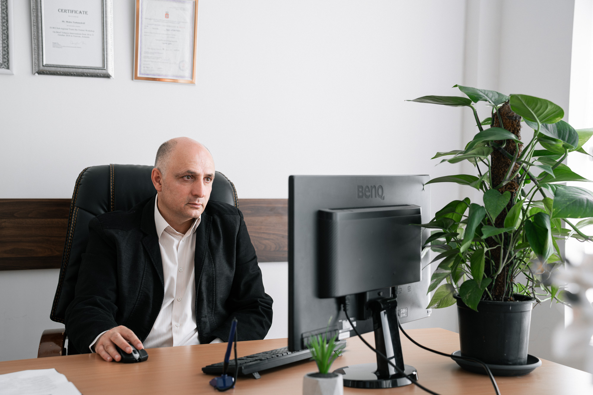 ექიმის ბინაზე გამოძახება